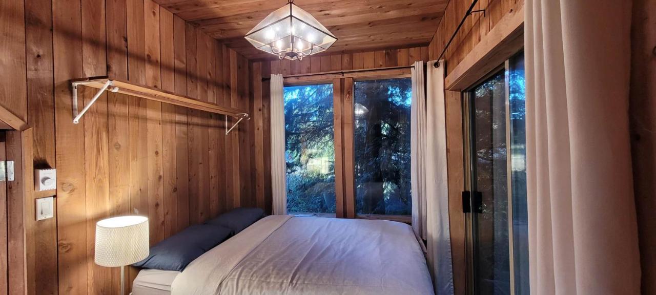 Ocean Views & Sunset Beach Cabin With Soaker Tub & Fire Pit Villa Powell River Kültér fotó