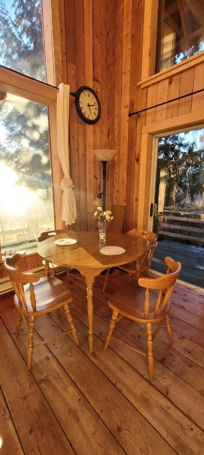 Ocean Views & Sunset Beach Cabin With Soaker Tub & Fire Pit Villa Powell River Kültér fotó